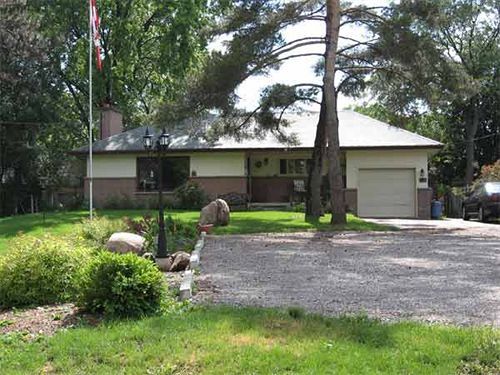 Twin Pines Bed And Breakfast 피터버러 외부 사진